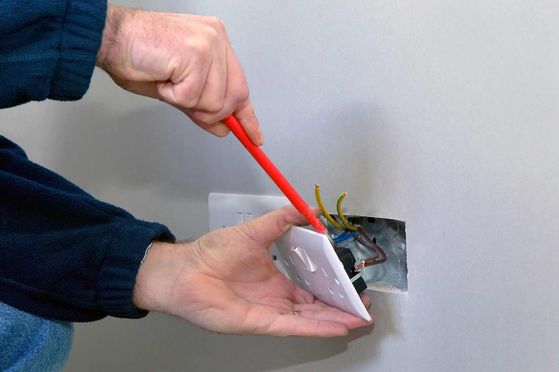 Our electricians can install plug sockets for domestic and commercial proeprties in Carlisle and the local area. 